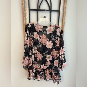 I.N. Studios 3x dressy flower Blouse dressy